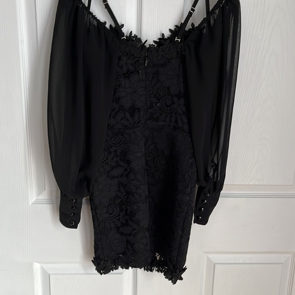 BCBG MAXAZRIA BLACK LACE MINI COCKTAIL DRESS - Picture 14 of 15